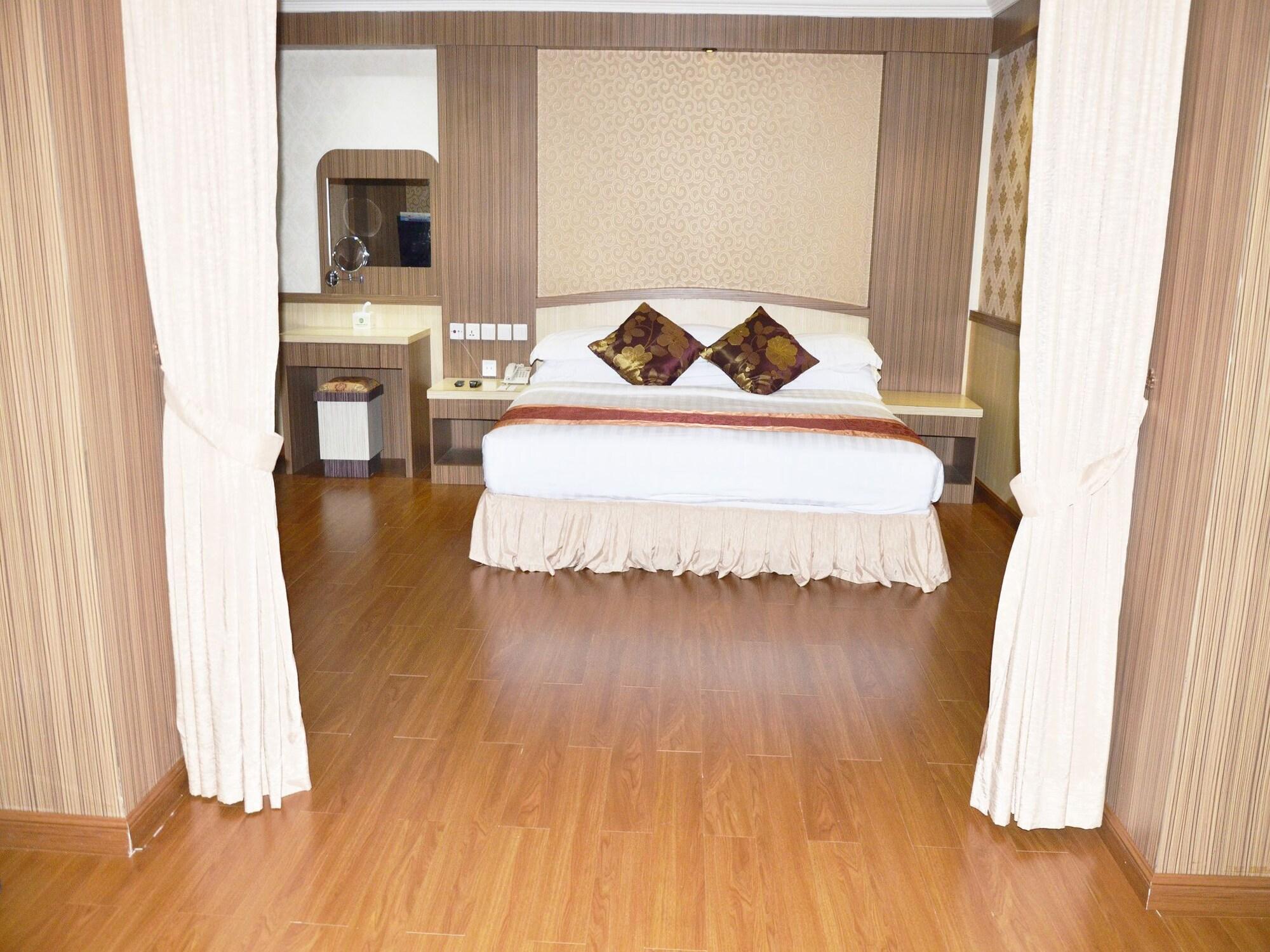 Formosa Hotel Batam Esterno foto