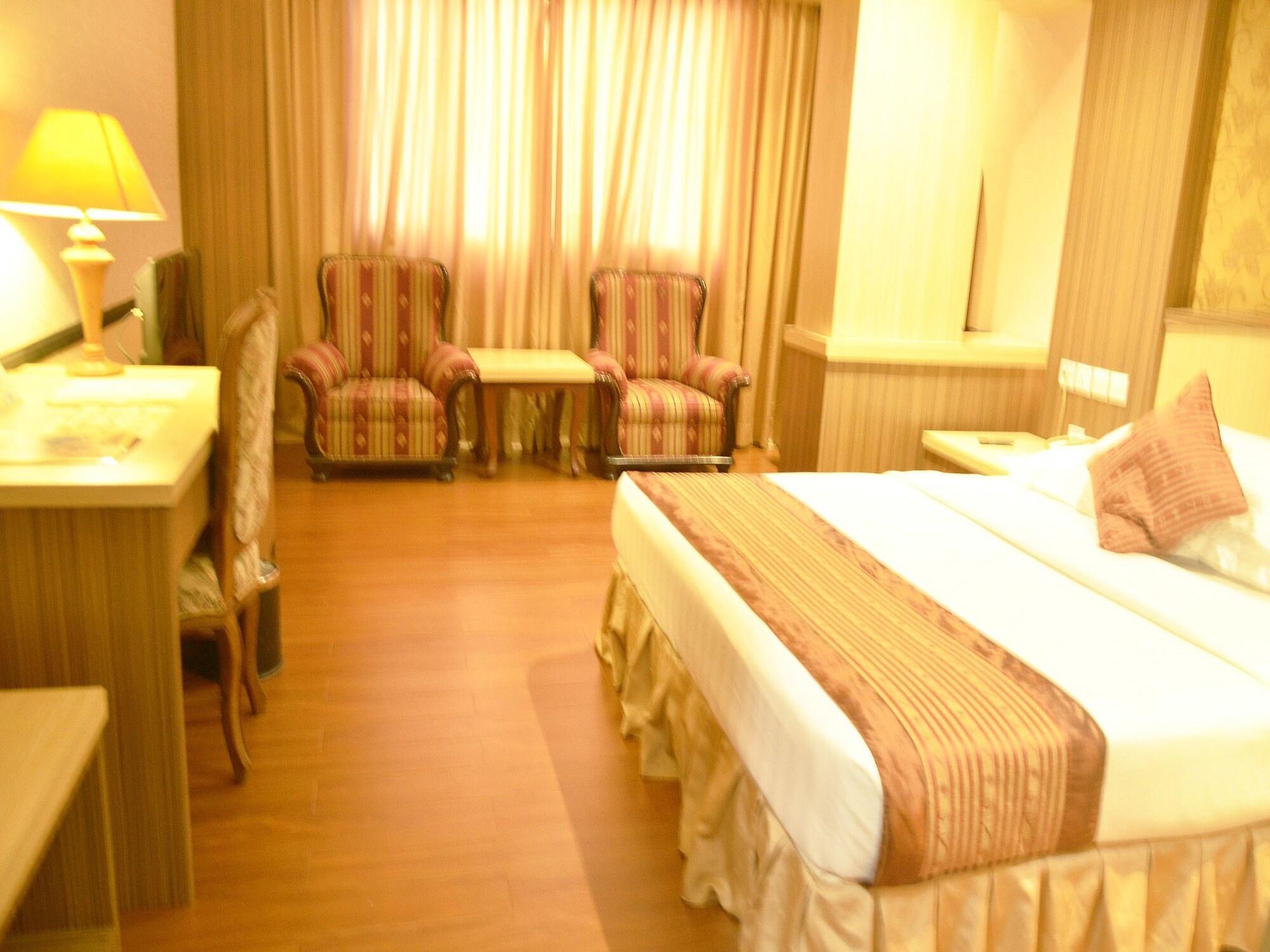 Formosa Hotel Batam Esterno foto