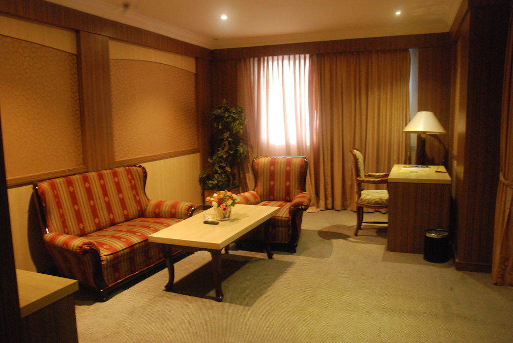 Formosa Hotel Batam Esterno foto