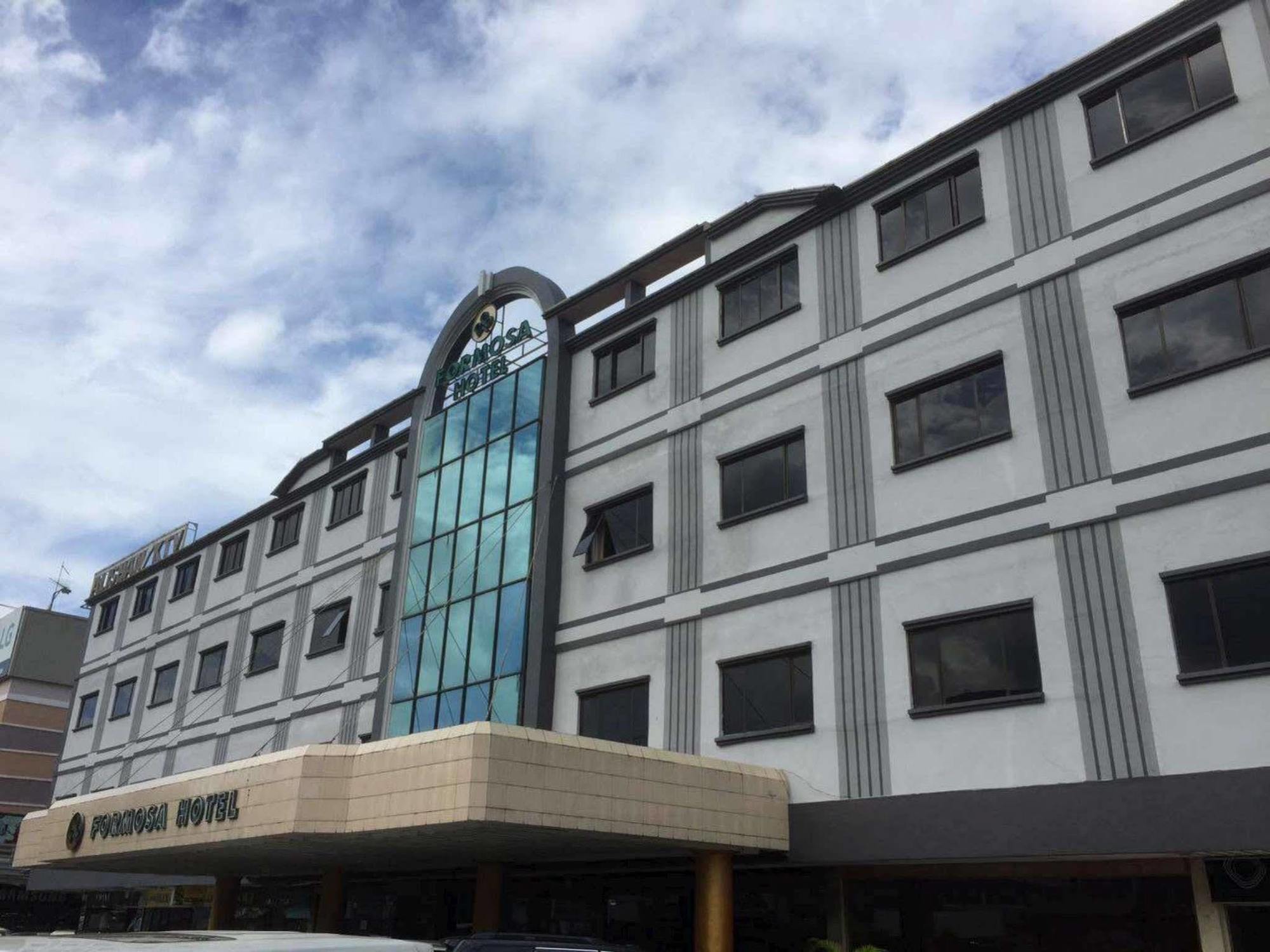 Formosa Hotel Batam Esterno foto