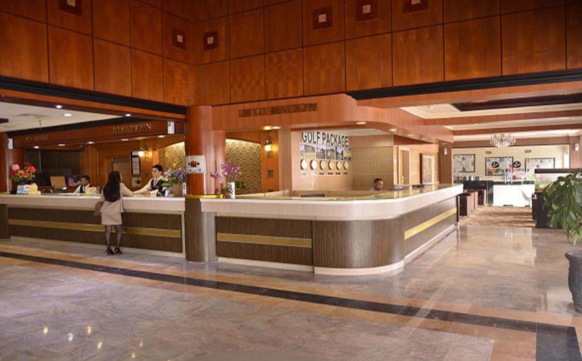 Formosa Hotel Batam Esterno foto